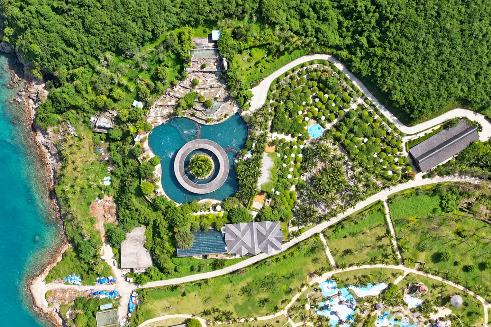 Tour Hòn Tằm Nha Trang 1 ngày | Tắm bùn, tắm biển và Buffet