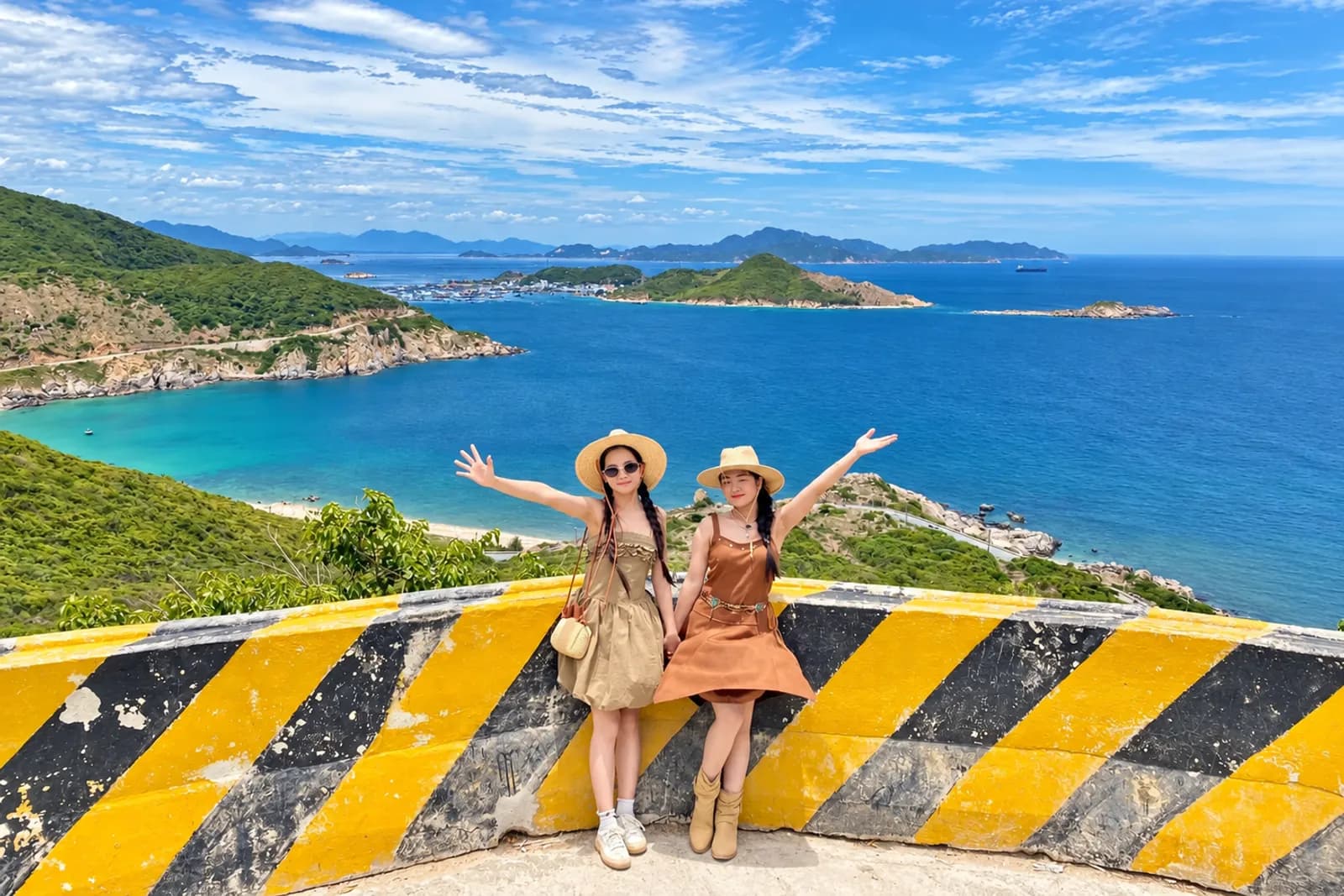Tour Vĩnh Hy 1 ngày: Đồng Cừu – Bãi Cóc – Tàu đáy kính – ảnh 7