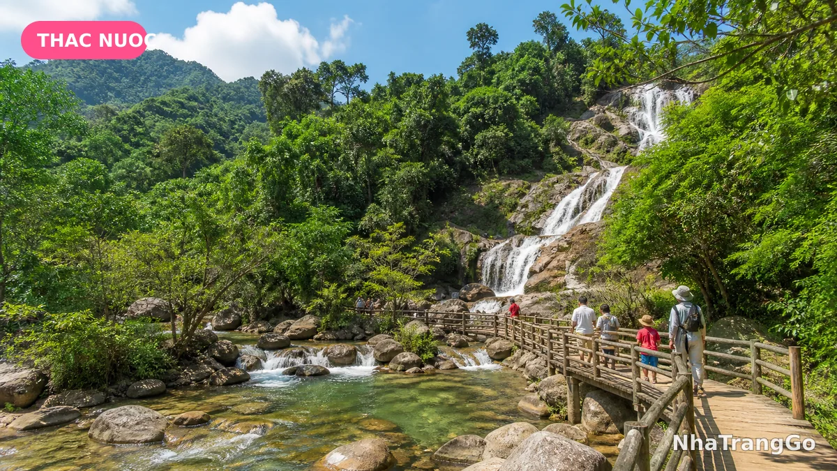 Suối Hoa Lan